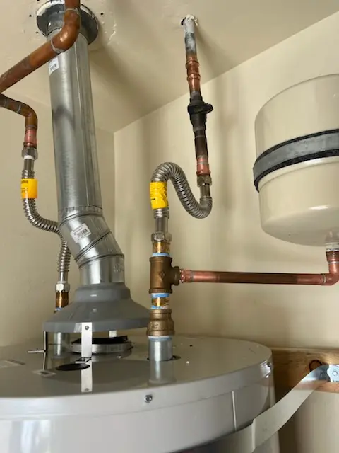 Water heater installation and plumbing repair in Woodbridge Oaks